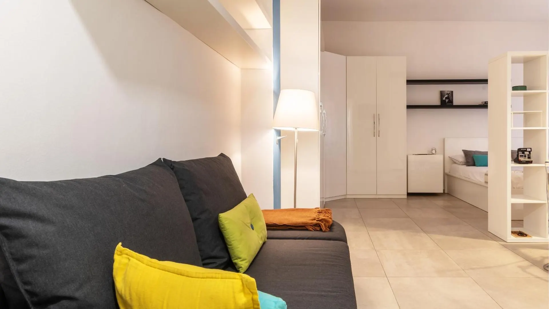 Zuara Flexyrent Apartment Милан 0*,